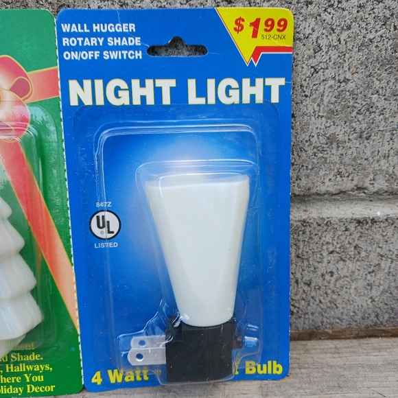 Vintage Christmas Tree Clip On Shade Nightlight Plug In Holiday Christmas New - Picture 2 of 4